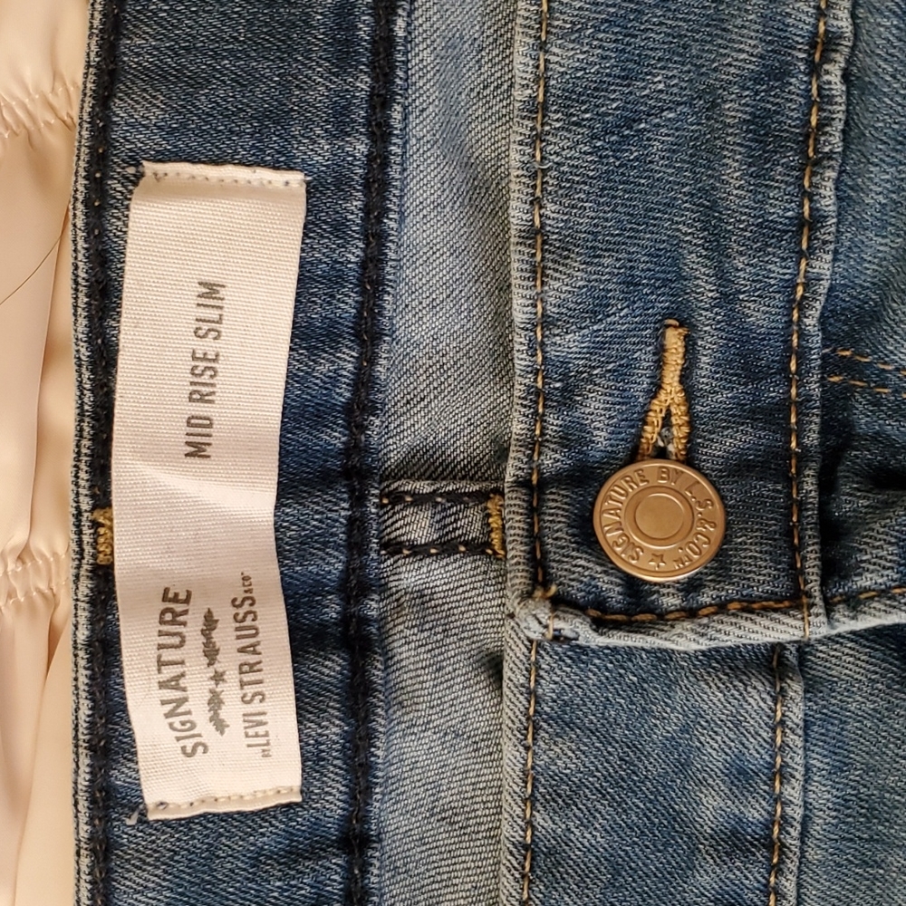 Levi Strauss, Mid Rise Slim, Plus size - Picture 4 of 6